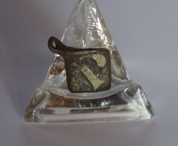 Ma 14th C Lozenge Shaped Heraldic Pendant Letter P 2